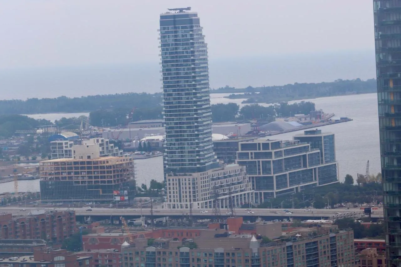 Apartment/2Bedrooms/2 Full Bathrooms/Free Parking Toronto 0*,