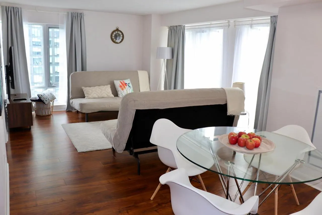 Apartment/2Bedrooms/2 Full Bathrooms/Free Parking Toronto Canada