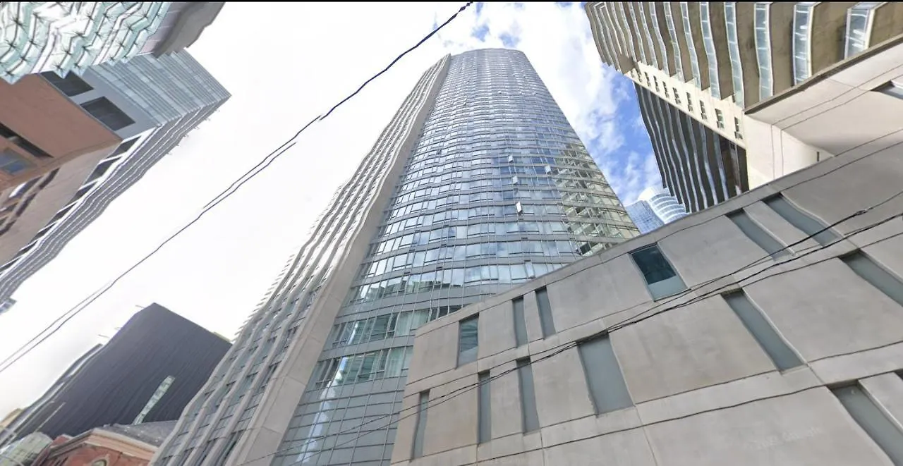 Apartment/2Bedrooms/2 Full Bathrooms/Free Parking Toronto Apartment